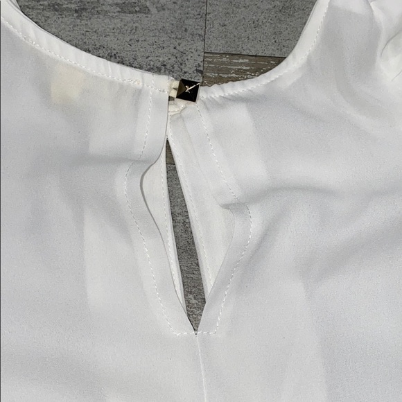 Women’s Alythea Winged Keyhole White Blouse - SM - Picture 8 of 8